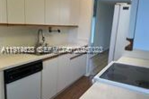 Снять в аренду кондоминиум в Пемброк-Пайнс, Флорида 2 спальни, 97.73м2, № 1972802 - фото 10