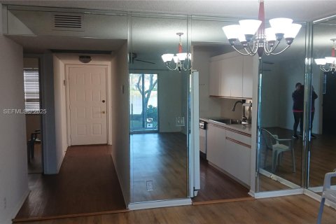 Copropriété à louer à Pembroke Pines, Floride: 2 chambres, 97.73 m2 № 1972802 - photo 14