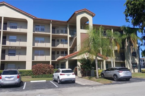 Снять в аренду кондоминиум в Пемброк-Пайнс, Флорида 2 спальни, 97.73м2, № 1972802 - фото 6