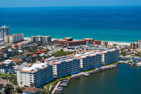 Condo in Redington Shores, Florida, 3 bedrooms  № 1829221 - photo 12