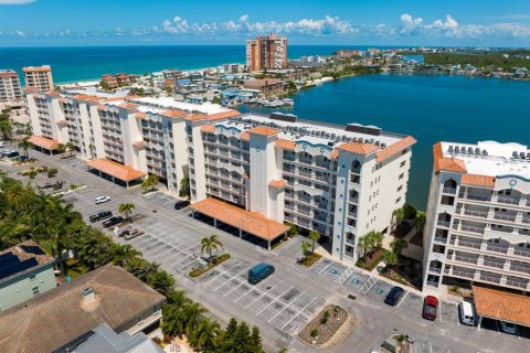 Condo in Redington Shores, Florida, 3 bedrooms  № 1829221 - photo 14