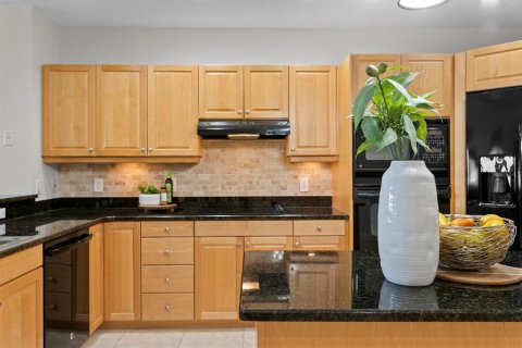 Condo in Redington Shores, Florida, 3 bedrooms  № 1829221 - photo 8
