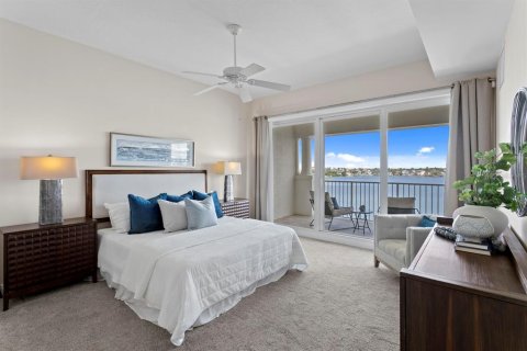 Condo in Redington Shores, Florida, 3 bedrooms  № 1829221 - photo 30