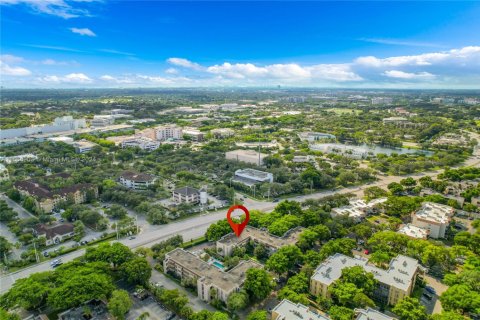 Condo in Plantation, Florida, 2 bedrooms  № 1701268 - photo 2