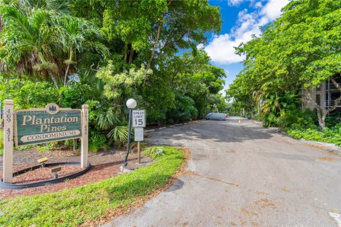 Condo in Plantation, Florida, 2 bedrooms  № 1701268 - photo 3