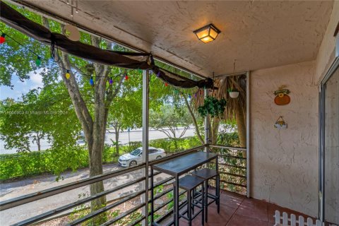 Condo in Plantation, Florida, 2 bedrooms  № 1701268 - photo 14