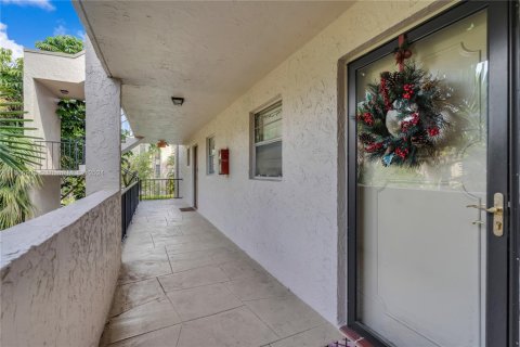 Condo in Plantation, Florida, 2 bedrooms  № 1701268 - photo 4