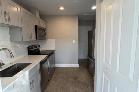 House in St. Lucie, Florida 3 bedrooms, 148.64 sq.m. № 1920074 - photo 8