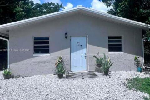 House in St. Lucie, Florida 3 bedrooms, 148.64 sq.m. № 1920074 - photo 1