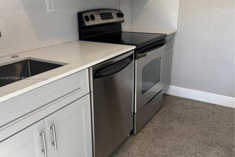 House in St. Lucie, Florida 3 bedrooms, 148.64 sq.m. № 1920074 - photo 2