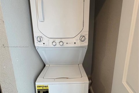 House in St. Lucie, Florida 3 bedrooms, 148.64 sq.m. № 1920074 - photo 3