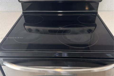 House in St. Lucie, Florida 3 bedrooms, 148.64 sq.m. № 1920074 - photo 11