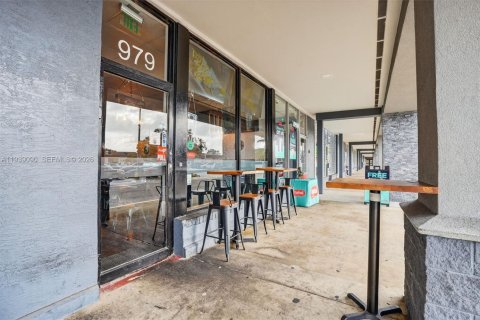 Commercial property in Fort Lauderdale, Florida № 1998473 - photo 2