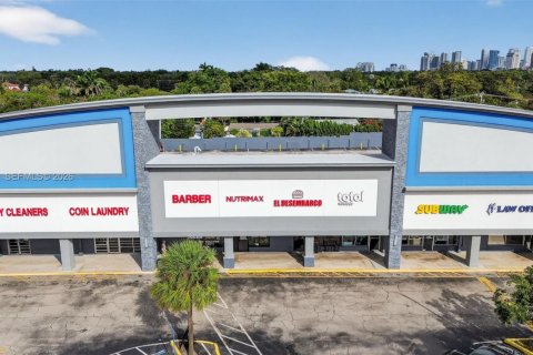 Commercial property in Fort Lauderdale, Florida № 1998473 - photo 17