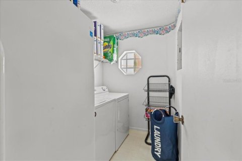 Villa ou maison à vendre à Apopka, Floride: 5 chambres, 351.91 m2 № 1679556 - photo 11