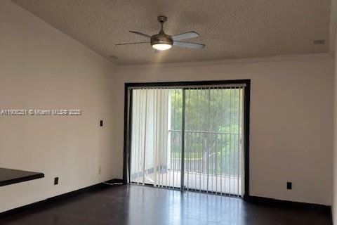 Condo in Hollywood, Florida, 2 bedrooms  № 1956896 - photo 29