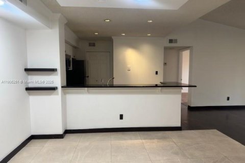 Condo in Hollywood, Florida, 2 bedrooms  № 1956896 - photo 28