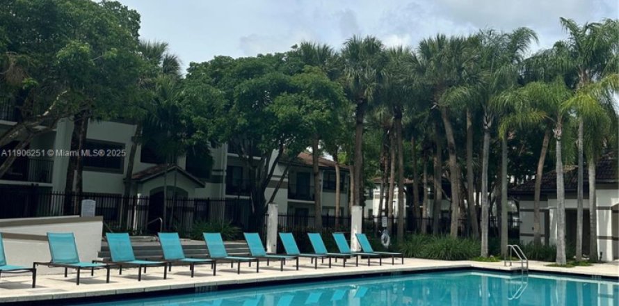 Condo in Hollywood, Florida, 2 bedrooms  № 1956896