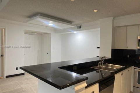 Condo in Hollywood, Florida, 2 bedrooms  № 1956896 - photo 26