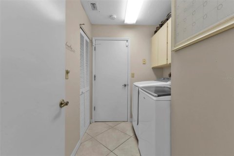 House in Punta Gorda, Florida 3 bedrooms, 184.23 sq.m. № 1538423 - photo 25