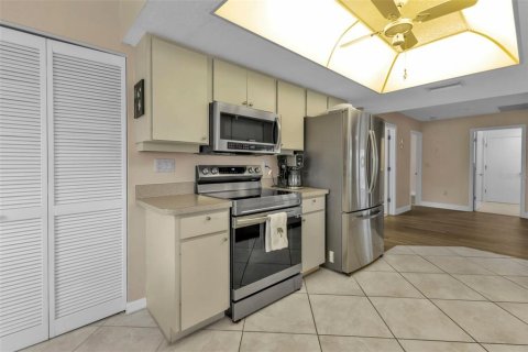 House in Punta Gorda, Florida 3 bedrooms, 184.23 sq.m. № 1538423 - photo 6