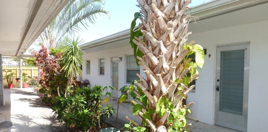 Condo in Lake Worth, Florida, 2 bedrooms  № 1868016