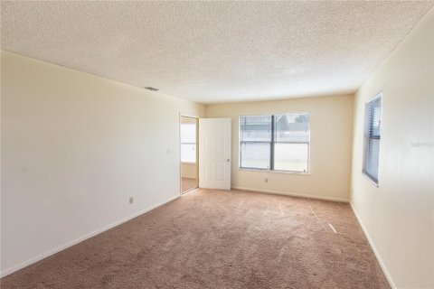Apartamento en alquiler en Lake Alfred, Florida, 2 dormitorios, 183.95 m2 № 2148690 - foto 4