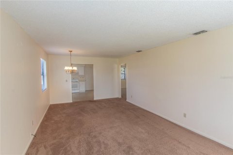 Apartamento en alquiler en Lake Alfred, Florida, 2 dormitorios, 183.95 m2 № 2148690 - foto 5
