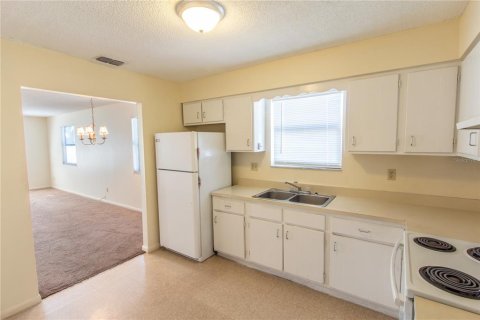 Apartamento en alquiler en Lake Alfred, Florida, 2 dormitorios, 183.95 m2 № 2148690 - foto 7
