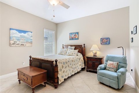House in Poinciana, Florida 3 bedrooms, 222.32 sq.m. № 1546917 - photo 22