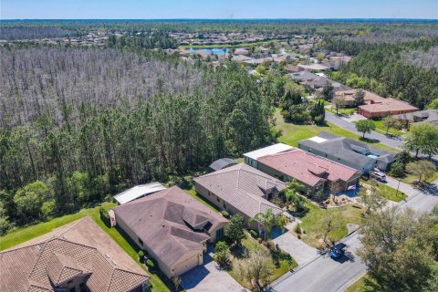 House in Poinciana, Florida 3 bedrooms, 222.32 sq.m. № 1546917 - photo 3