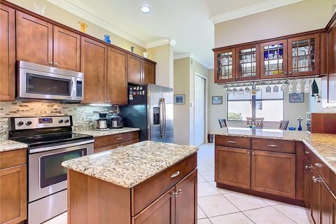 House in Poinciana, Florida 3 bedrooms, 222.32 sq.m. № 1546917 - photo 7