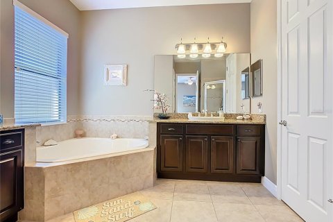 House in Poinciana, Florida 3 bedrooms, 222.32 sq.m. № 1546917 - photo 19