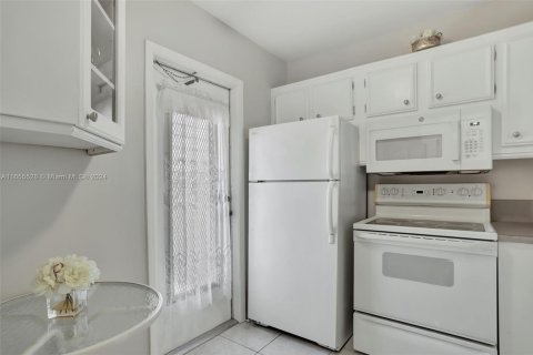 Condominio en venta en Lauderdale Lakes, Florida, 2 dormitorios, 87.7 m2 № 1864719 - foto 14