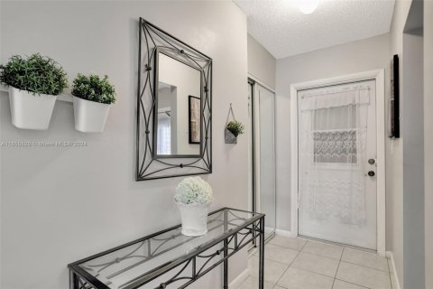 Condominio en venta en Lauderdale Lakes, Florida, 2 dormitorios, 87.7 m2 № 1864719 - foto 15
