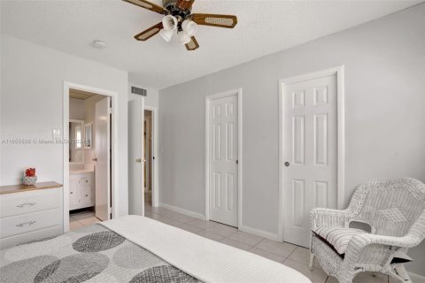 Condominio en venta en Lauderdale Lakes, Florida, 2 dormitorios, 87.7 m2 № 1864719 - foto 21
