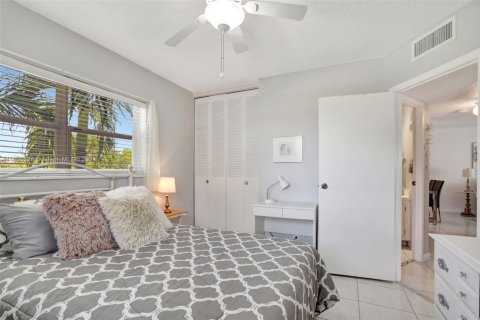 Condominio en venta en Lauderdale Lakes, Florida, 2 dormitorios, 87.7 m2 № 1864719 - foto 17