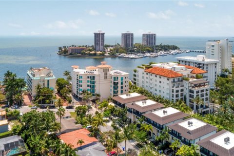Villa ou maison à louer à Miami, Floride: 5 chambres, 447.6 m2 № 1971680 - photo 3
