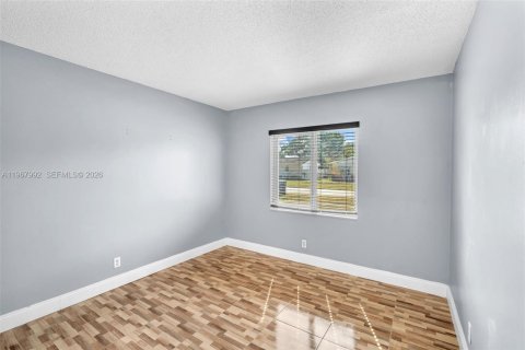 Villa ou maison à vendre à Lauderhill, Floride: 3 chambres, 129.13 m2 № 2029290 - photo 18