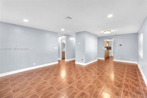 Villa ou maison à vendre à Lauderhill, Floride: 3 chambres, 129.13 m2 № 2029290 - photo 14