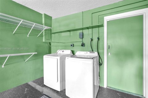 Villa ou maison à vendre à Lauderhill, Floride: 3 chambres, 129.13 m2 № 2029290 - photo 27