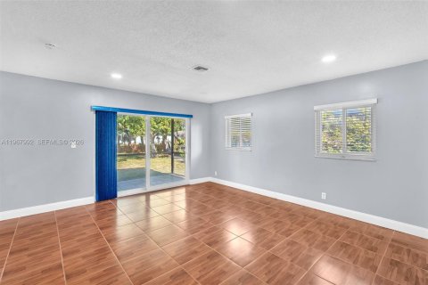 Villa ou maison à vendre à Lauderhill, Floride: 3 chambres, 129.13 m2 № 2029290 - photo 15