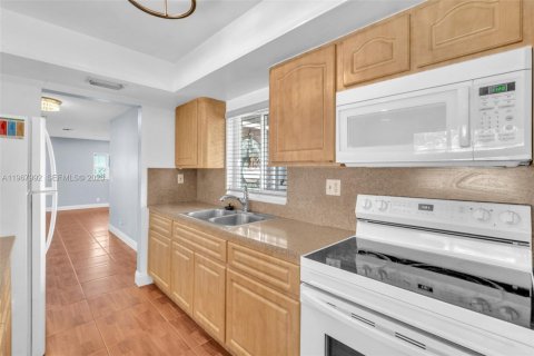 Villa ou maison à vendre à Lauderhill, Floride: 3 chambres, 129.13 m2 № 2029290 - photo 11