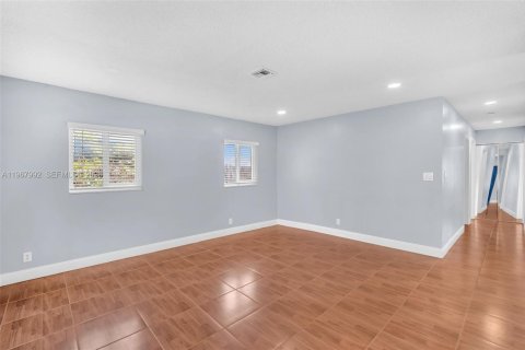 Villa ou maison à vendre à Lauderhill, Floride: 3 chambres, 129.13 m2 № 2029290 - photo 16