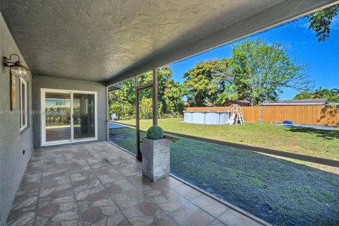 Villa ou maison à vendre à Lauderhill, Floride: 3 chambres, 129.13 m2 № 2029290 - photo 29