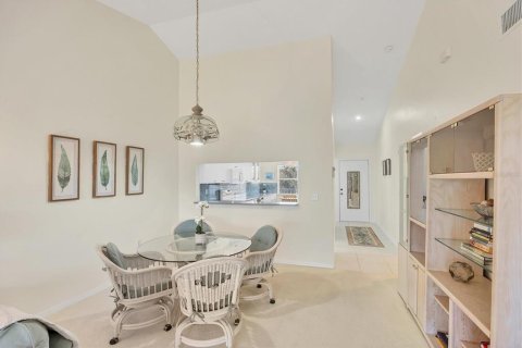 Copropriété à vendre à Sarasota, Floride: 2 chambres, 115.01 m2 № 2094045 - photo 11