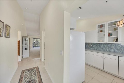 Copropriété à vendre à Sarasota, Floride: 2 chambres, 115.01 m2 № 2094045 - photo 13