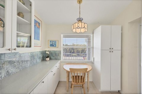 Copropriété à vendre à Sarasota, Floride: 2 chambres, 115.01 m2 № 2094045 - photo 18