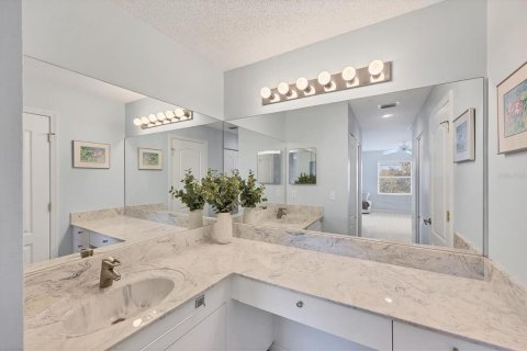 Copropriété à vendre à Sarasota, Floride: 2 chambres, 115.01 m2 № 2094045 - photo 23
