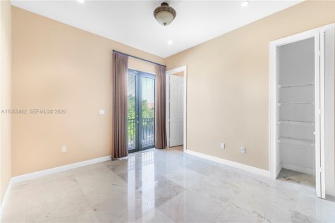 Villa ou maison à vendre à Cutler Bay, Floride: 5 chambres, 438.22 m2 № 2025402 - photo 26